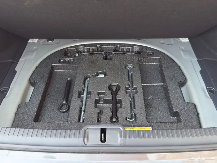 لكزس ES300h موديل 2024 22