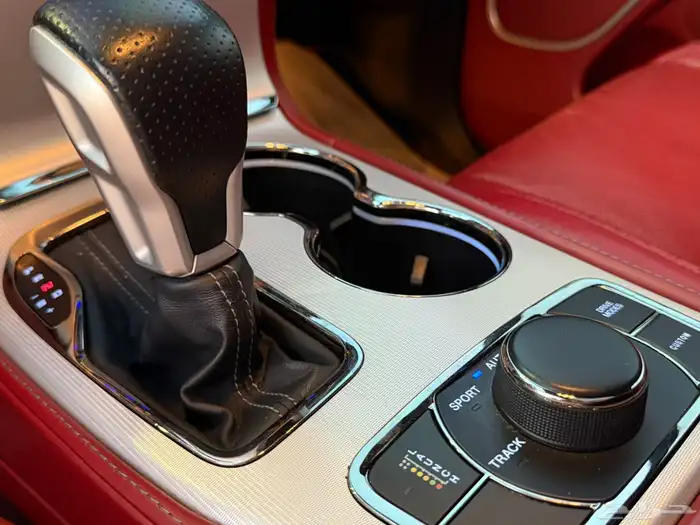 جيب شيروكي تراك هوك 2018 على الضمان 7