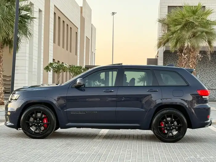 جيب شيروكي تراك هوك 2018 على الضمان 33