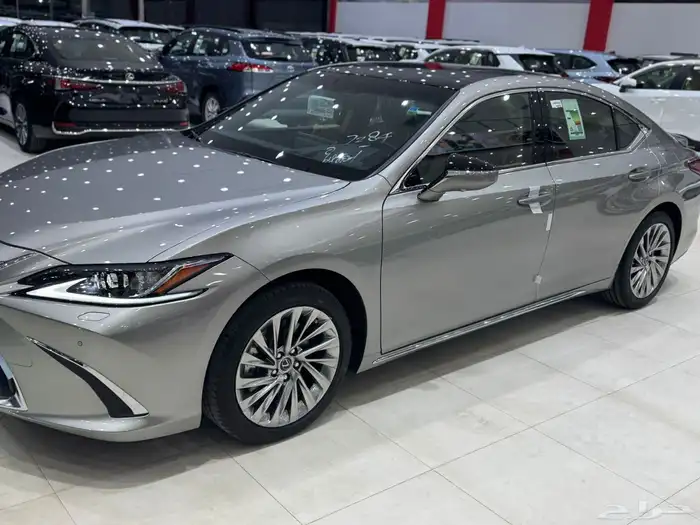 لكزس Es350 cc موديل 2025 لوحه لم تمشي بعد 7