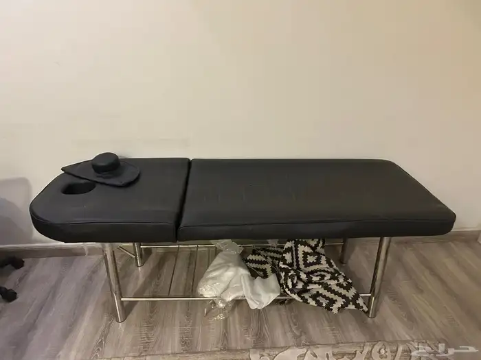 سرير ميكاب ارتست او صالون شبه جديد 0
