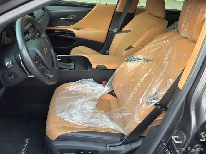 لكزس ES300h موديل 2024 23