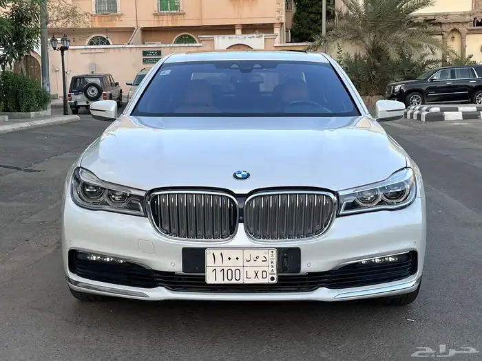 بي ام دبليو - 730 بمواصفات 740 0