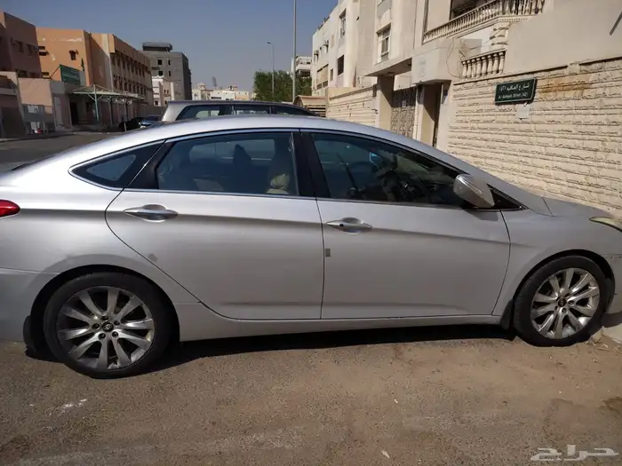 سيارة i40 فل كامل نظيفة 3