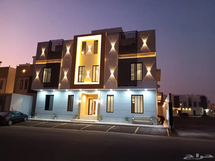 عمارة للبيع بالكامل جديدة 6 شقق في حي السعيد 1