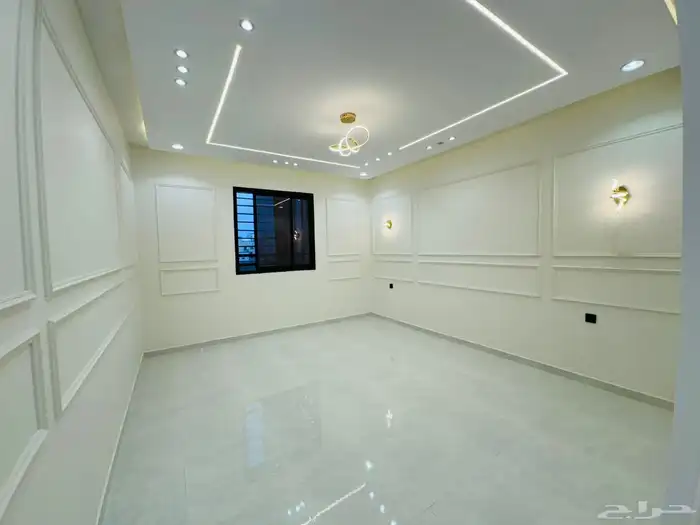 للبيع شقه علويه بسطح خاص بموقع مميز بالضيافه وبسعر صيدة 13