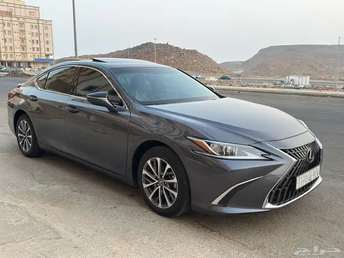 لكزس ES300h موديل 2024 1