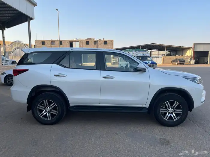 فورتشينر 2023 بدون دبل 3