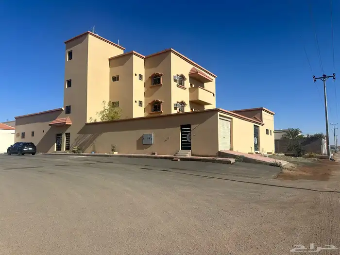 للبيع دور و4 شقق بحي الضاحية 0