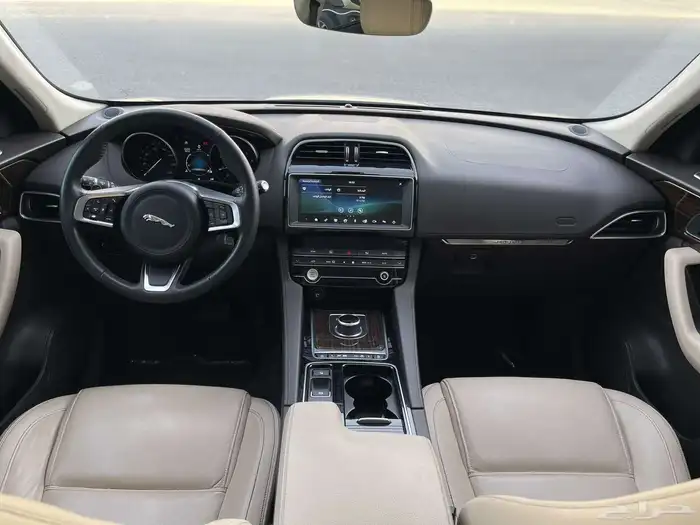 جاكور f pace 2020 8