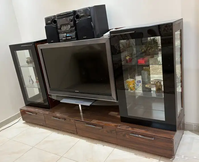 تلفزيون مع الباترينه مع أستريو 0