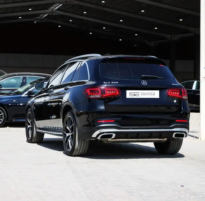 مرسيدس GLC300 موديل 2021 عداد 91 الف كم 3