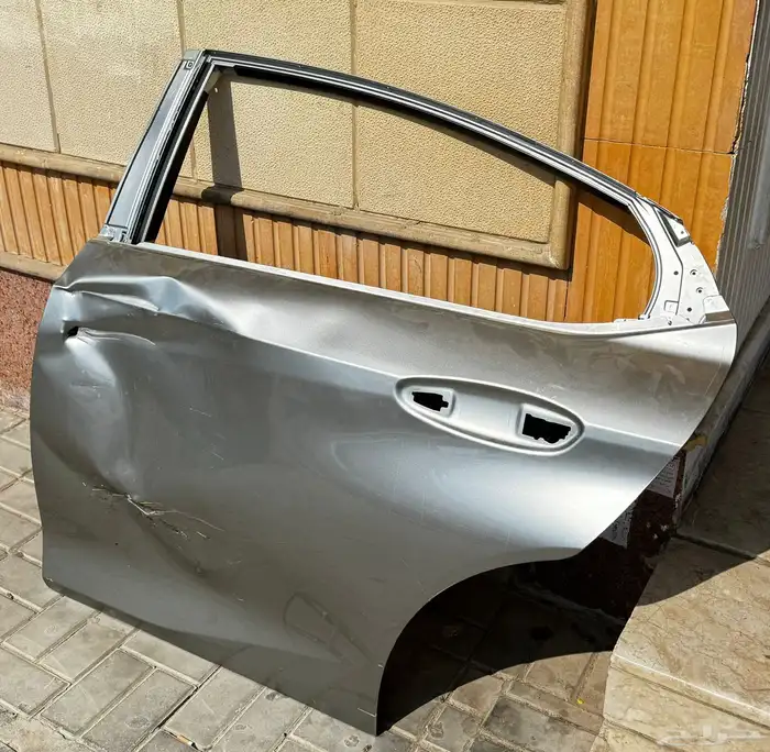 باب لكزس اي اس 350 موديل 2025 3