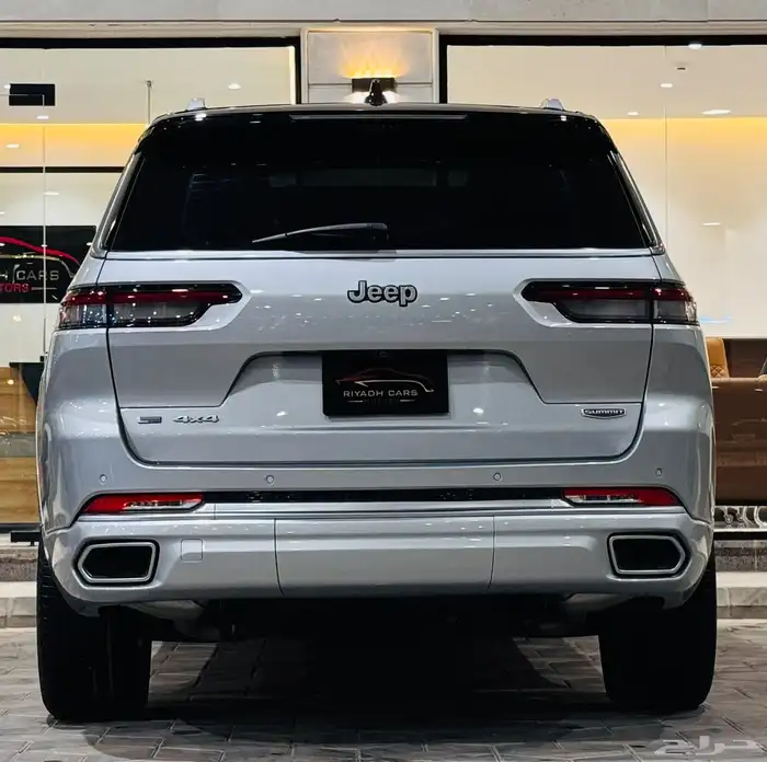 جراند شيروكي 2021 ساميت ( بحالة ممتازة ) 3