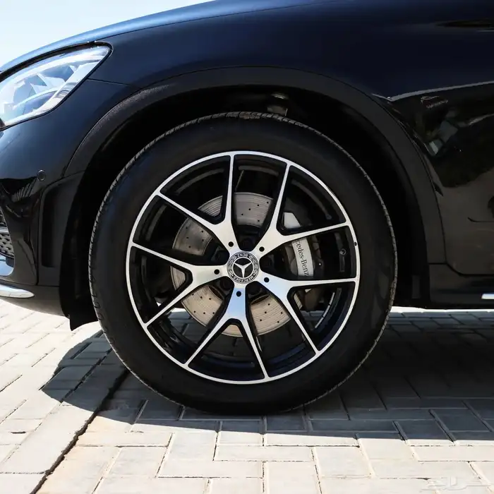 مرسيدس GLC300 موديل 2021 عداد 91 الف كم 4