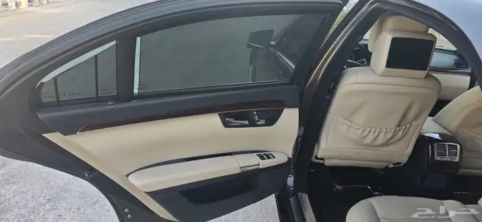 Mercedes 2012 S300 Luxury Package 9