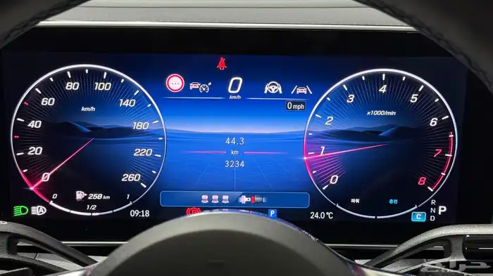 للاستيرادمن كوريا  مرسيدس GLC300 2025 10