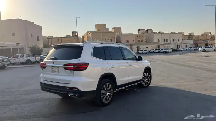 ام جي ار اكس 8 MG 4