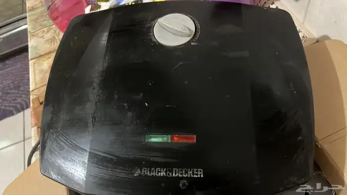 ثلاجة وكنب وكراسي وادوات مطبخ ومكاوية 9