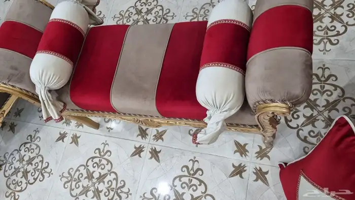 كنب 9 قطع معه 5 طوايل وستارته 0