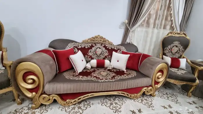 كنب 9 قطع معه 5 طوايل وستارته 3