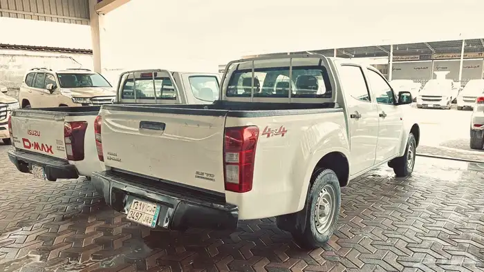 ايسوزو ديمكس 2018 دبل وبدون 5