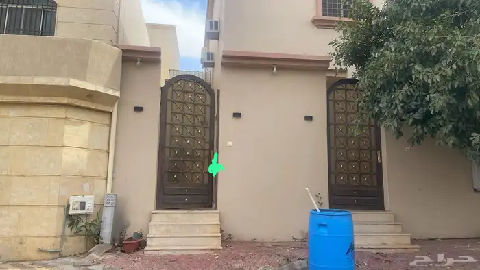 للبيع شقة ارضيه بحي الورود   راعيها بيااع وعجل كاش فقط 0