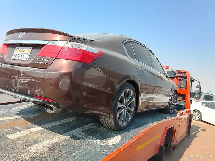 تشليح قطع الغيار لي سيارات هوندا اكورد موديل 2015 2