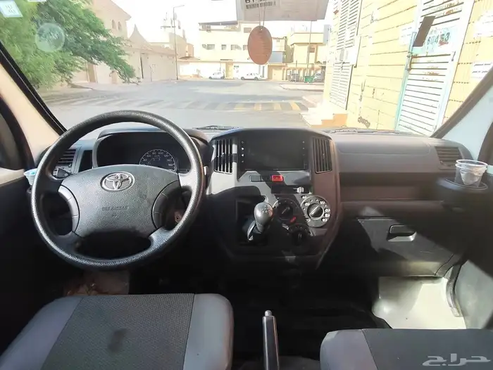 تويوتا باص بضاعة موديل 2024 12