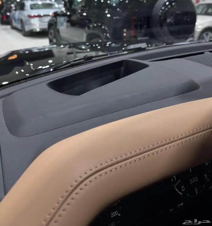 لاندروفر ديفندر X موديل 2025 فل كامل جديد . 11