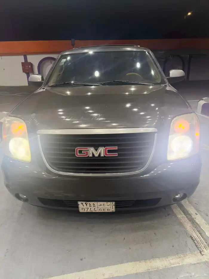 GMC Yukon model. 2011 rate 19.000 6