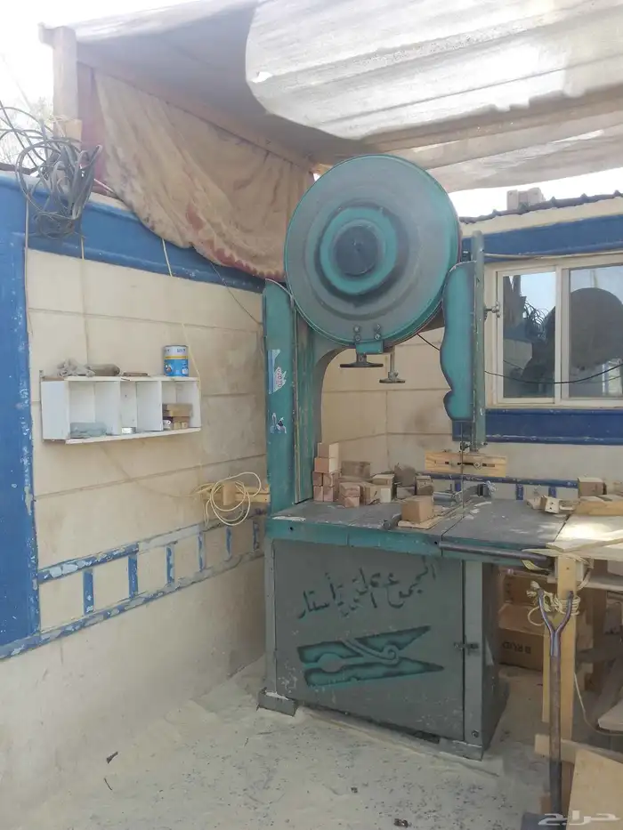مشروع كامل للبيع منشار 80 مكنة نشارة صندوق والثانيه تلقيم كم 0