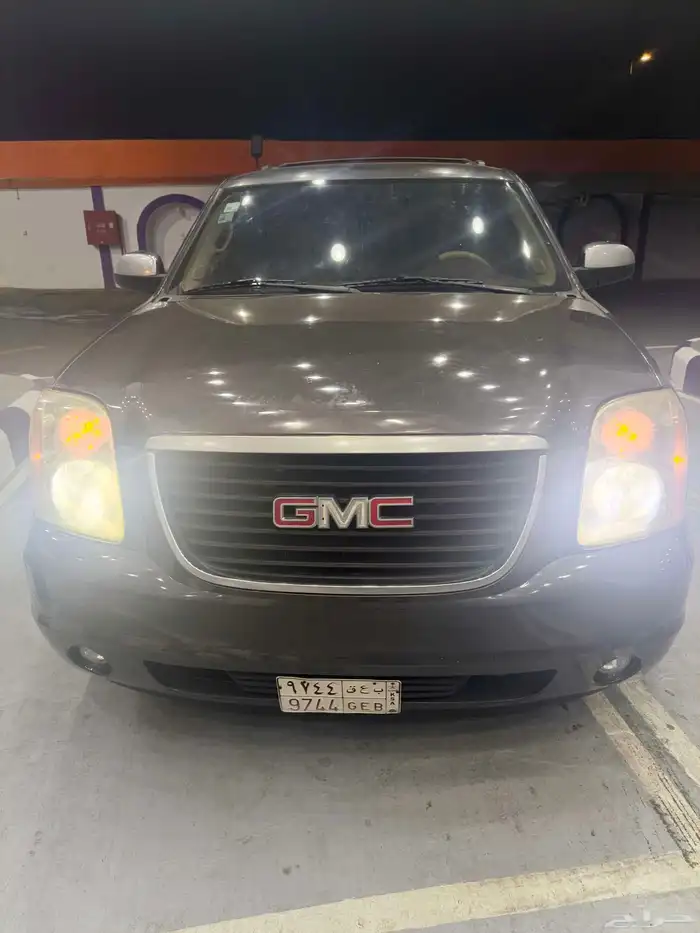 GMC Yukon model. 2011 rate 19.000 3