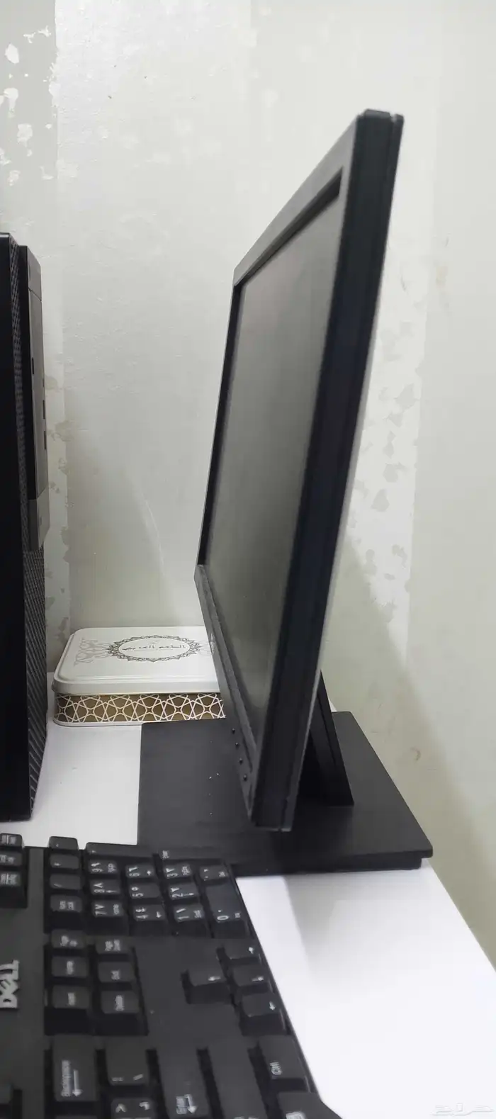 شاشة ديل شريت مع الجهاز ما استخدمت ولا مرة للبيع جديد 200 1