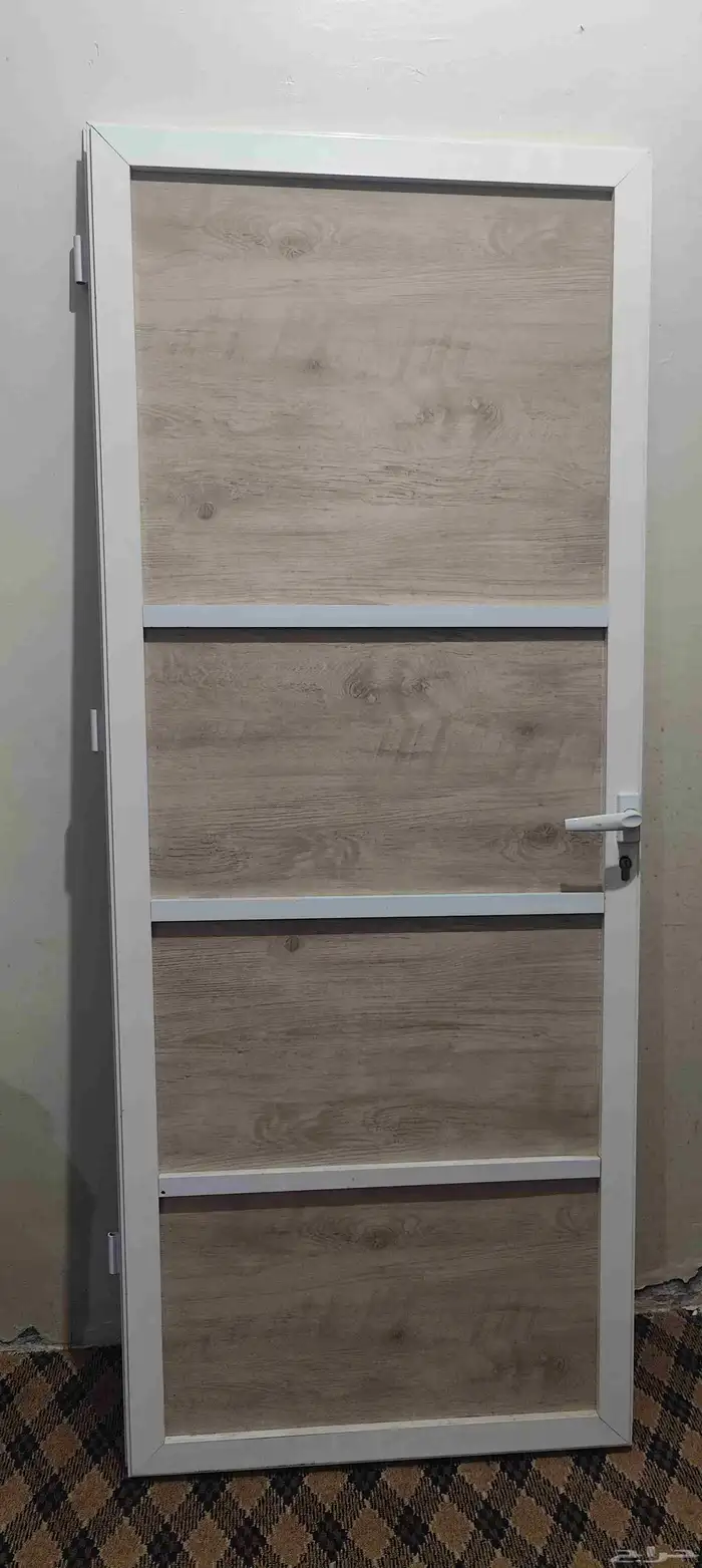 باب من الألومنيوم 0