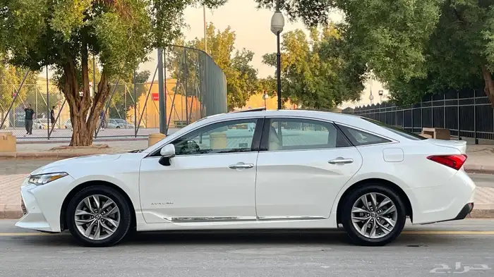 تويوتا افلون 2020 TOURING نص فل سعودي 3