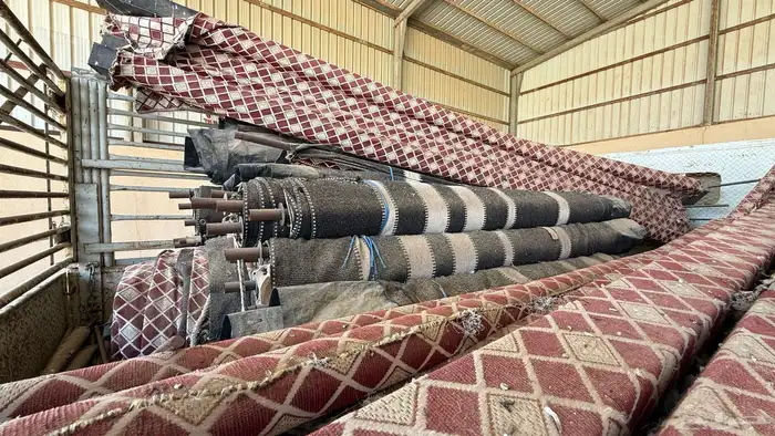 للبيع بيت شعر 20 9 اسود سدو احمر اعمدة جملون 1