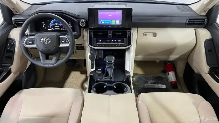 تويوتا لاندكروزر GX.R.2025هدد تنفس طبيعي خليجي بنزين. 13
