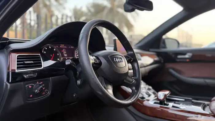 اودي A8L 2011 ( نظيف ) 23