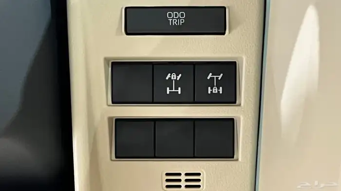 تويوتا لاندكروزر GX.R.2025هدد تنفس طبيعي خليجي بنزين. 14