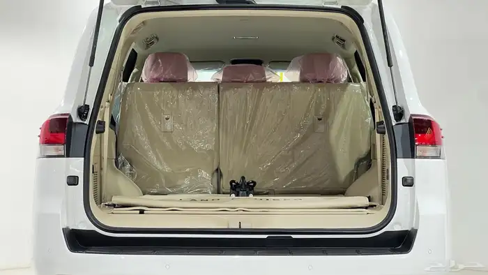 تويوتا لاندكروزر GX.R.2025هدد تنفس طبيعي خليجي بنزين. 17