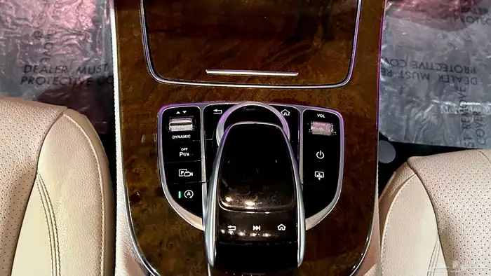 مرسيدس ( E 300 ) 2019 22