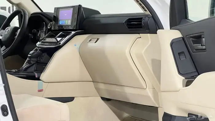 تويوتا لاندكروزر GX.R.2025هدد تنفس طبيعي خليجي بنزين. 9
