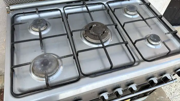 فرن للبيع نظيف معداء القزازه حقت الباب الفرن فقط 0