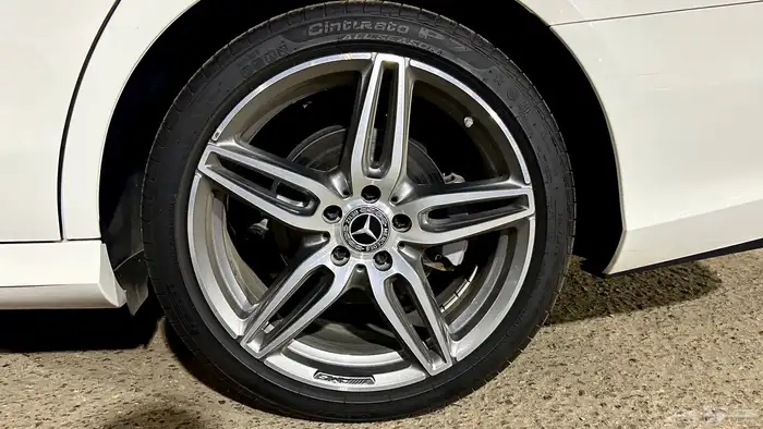 مرسيدس ( E 300 ) 2019 4