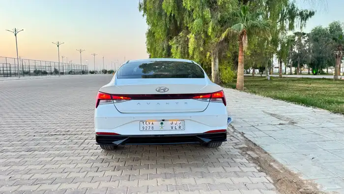 للبيع هونداي النترا ( افانتي ) بنزين بدي وكالة 7