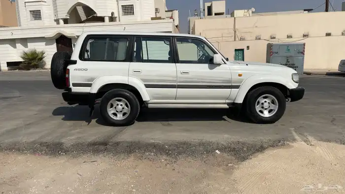 لاندكروزر 4