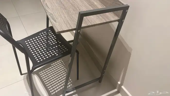 للبيع طاولة دراسه 0