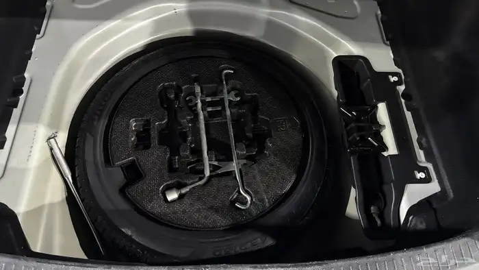 كورولا 2023 XLI تحت ضمان الوكالة 10