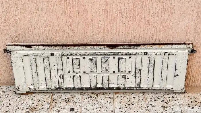 باب صندوق هايلكس من 90 _ 97 1